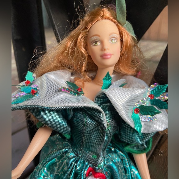Green Eyed Redhead Barbie in Christmas Holly Gown - Picture 3 of 10
